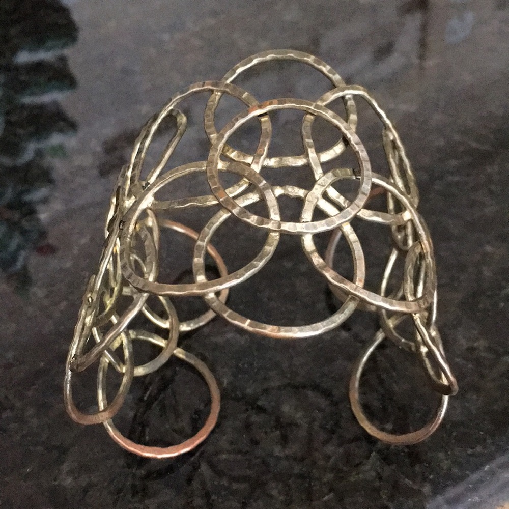 Adjustable bracelet